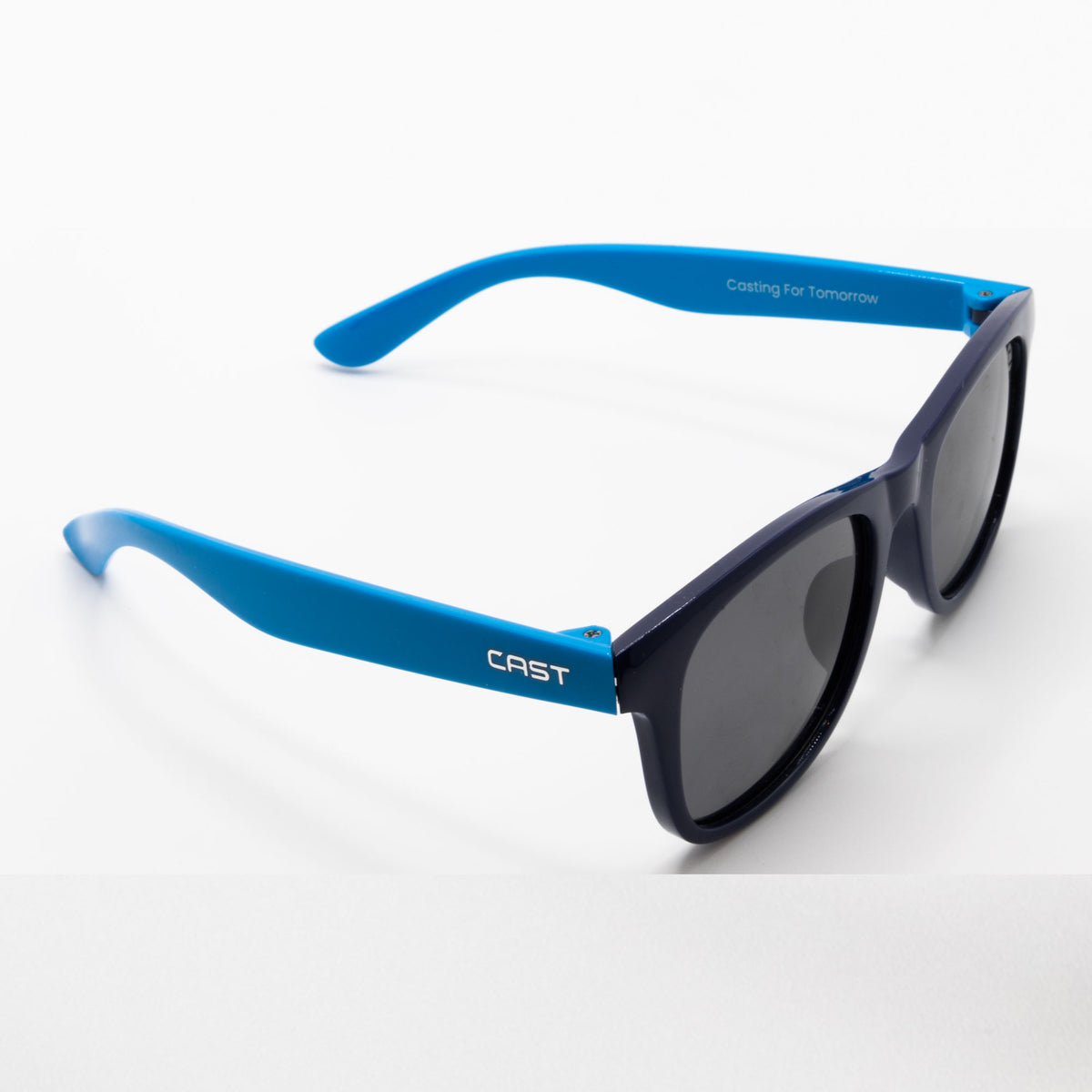 Minnow Kids in Gloss Blue, side view